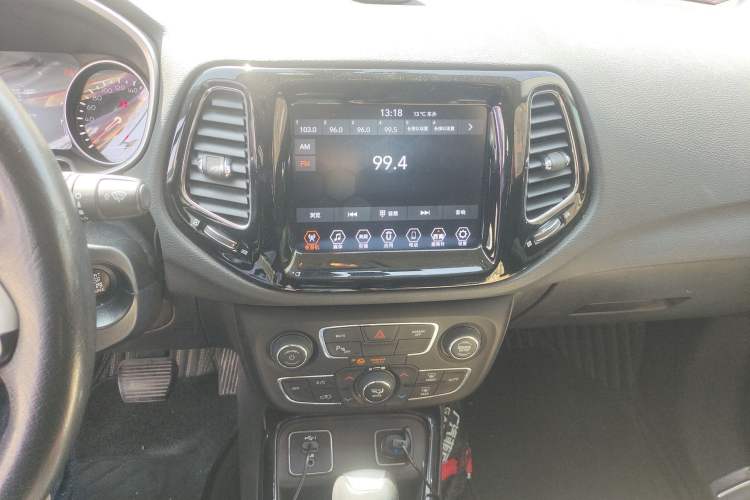 Used Jeep Compass 2019 220T Automatic Family Edition
