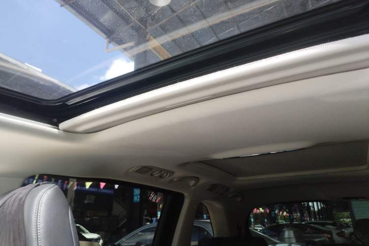 Used Honda Elysion 2019 2.0L Hybrid Supreme Edition
