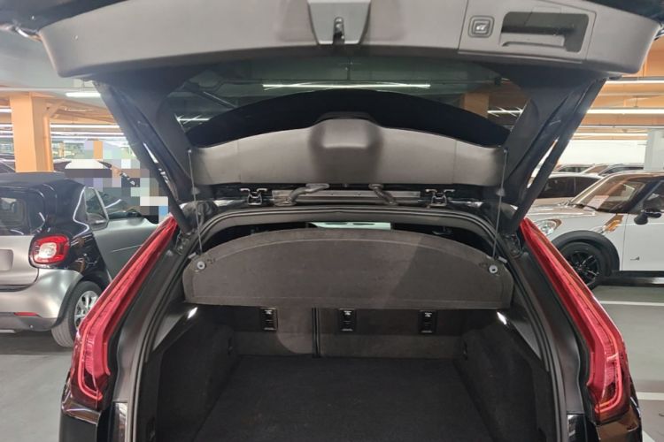 Used Cadillac XT4 2020 28T Two-Wheel-Drive Leading Version
