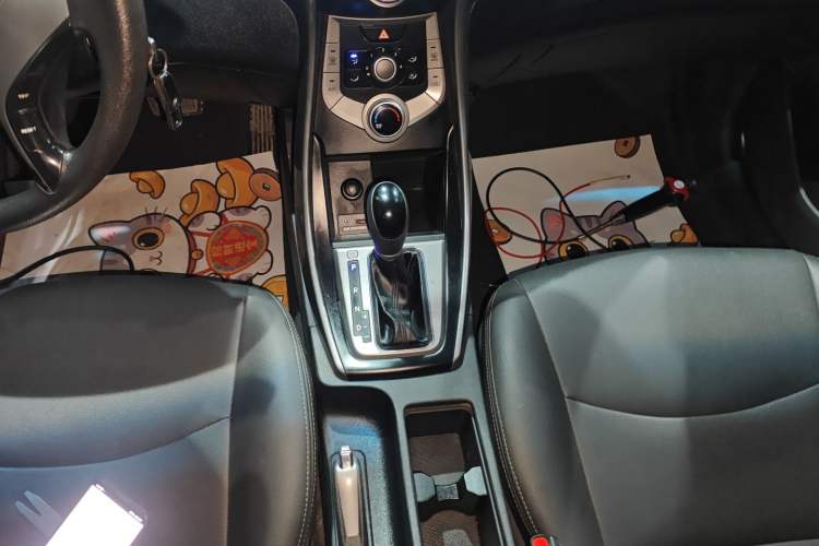 Used Hyundai Elantra (5th Generation / Langdong) 2015 1.6L Automatic Fashion Model