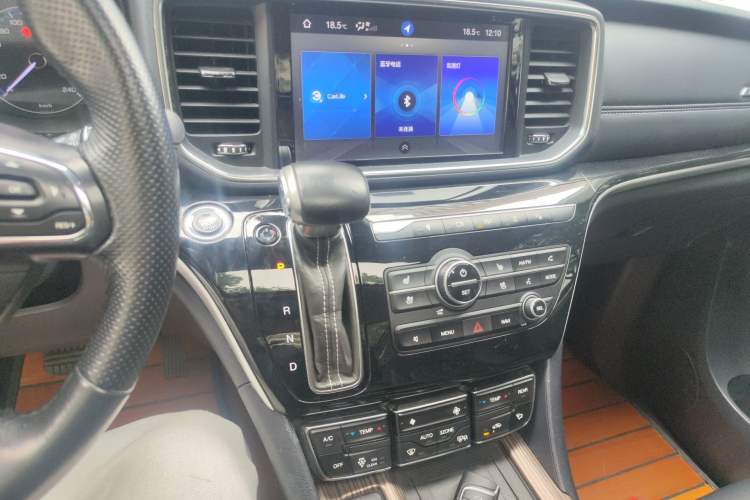 Used GAC Trumpchi M8 2020 Flagship 390T Navigation Model Audio And AC Panel