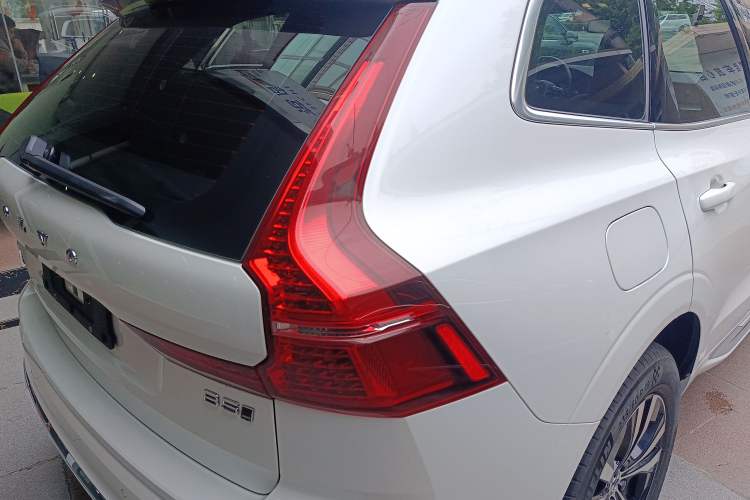 Used Volvo XC60 2023 B5 4x4 Smart Luxury Edition
