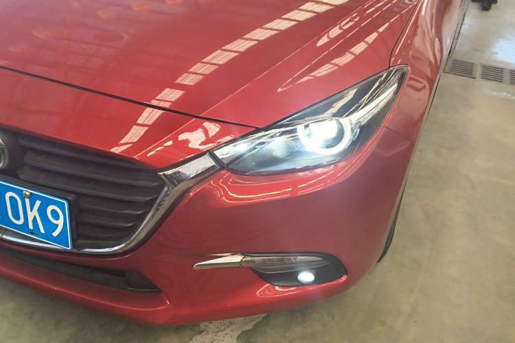 Used Mazda 3 Axela 2017 Sedan 1.5L Automatic Luxury Model Emission Standard China V Left Front Headlight