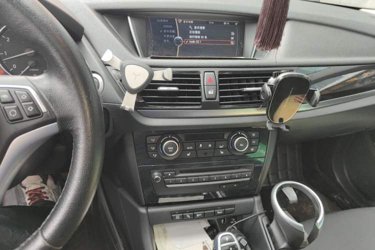 Used BMW X1 2015 sDrive18i Leading Edition Audio And AC Panel