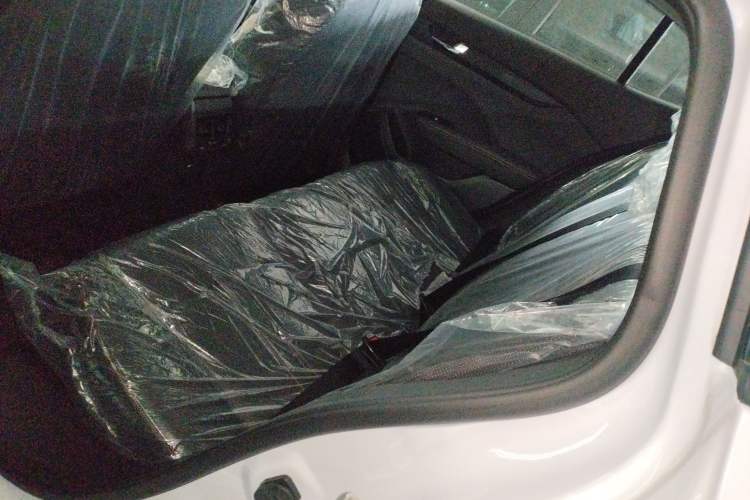 Used Dongfeng Aeolus Yixuan 2026 1.5L Automatic Luxury Edition
