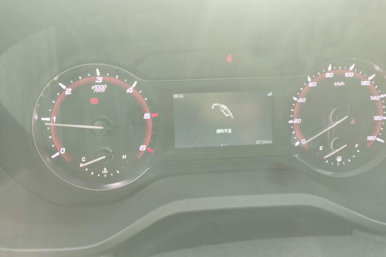 Used SAIC MAXUS Xintu V70 2023 2.0T Elite Edition Manual Transmission Short Wheelbase Low Roof 5/6 Seats (125 hp) Instrument Cluster