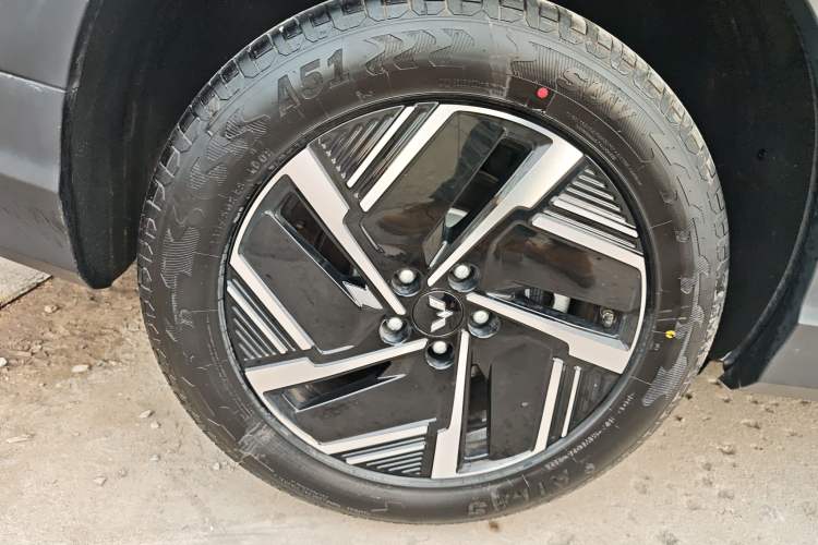 Used Wuling Xingguang S 2024 130km Flagship Version Right Rear Wheel Hub