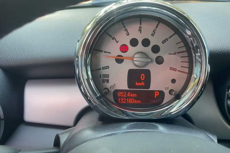 Used MINI MINI 2011 1.6L COOPER Fun