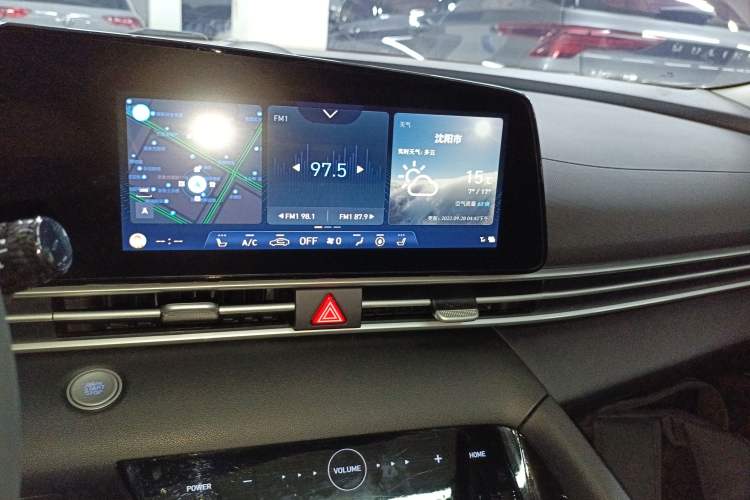 Used Hyundai Elantra 2022 1.5L CVT LUX Prestige Edition Audio And AC Panel