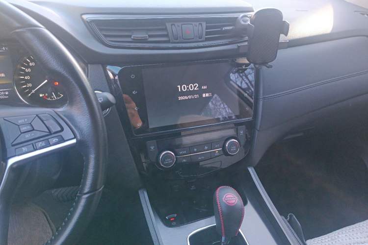 Used Nissan X-Trail 2020 2.0L XL Premium CVT 2WD SmartConnect Luxury Edition Audio And AC Panel