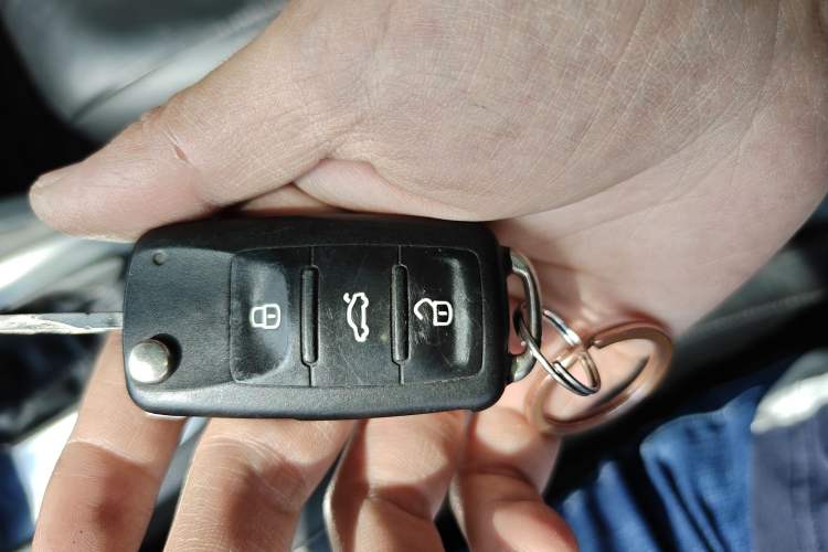 Used Volkswagen Sagitar 2012 1.4TSI Automatic Luxury Edition Vehicle Key