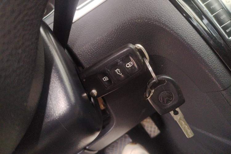 Used Volkswagen Bora 2014 1.6L Automatic Fashion Model Interior 1