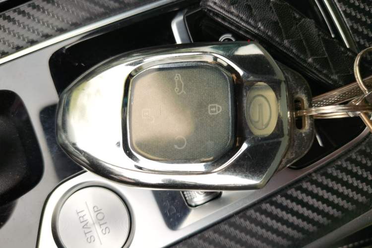 Used GAC Trumpchi GS8 2022 Linghang Series 2.0 TGDI Two-Wheel-Drive Luxury Smart Connectivity Version (7 Seats) Vehicle Key