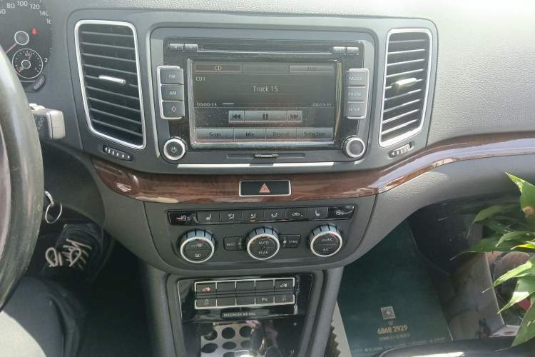 Used Volkswagen Sharan 2013 1.8TSI Comfort Model Euro IV
