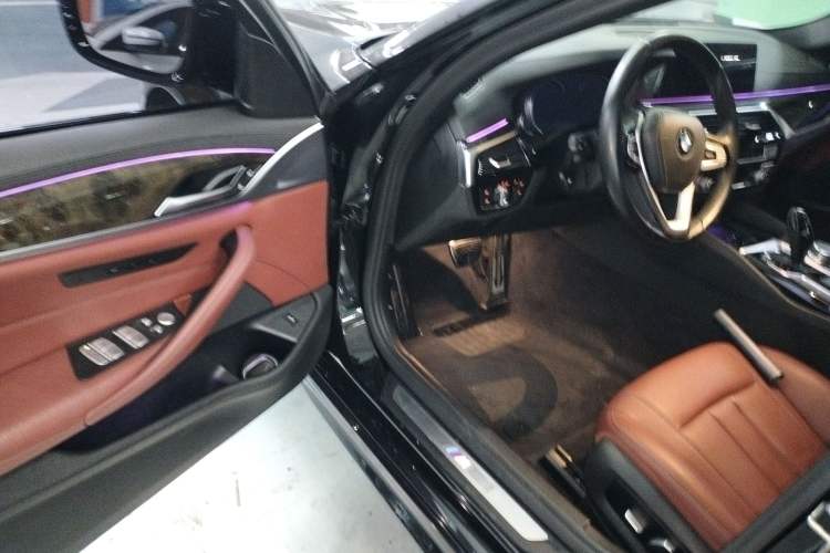 Used BMW 5 Series 2018 Restyled 530Li Leading Edition M Sport Package
