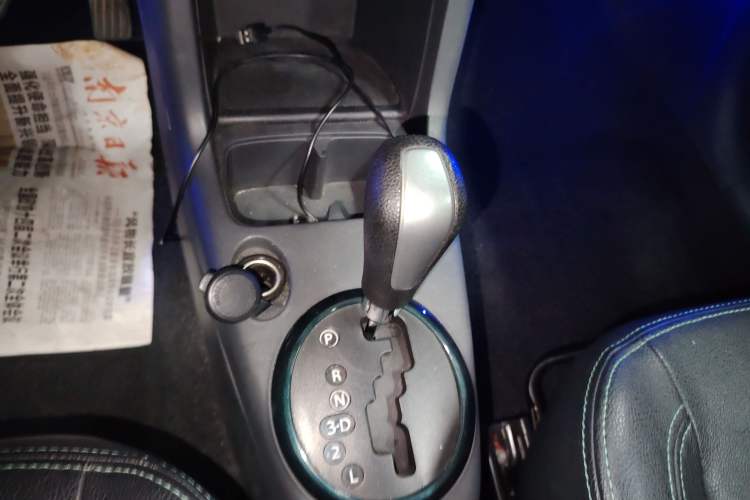 Used Suzuki Swift 2016 1.5L Automatic Fashionable Coolplay Edition Gear Lever