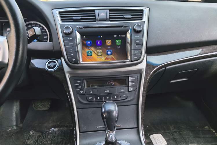 Used Changan Raeton 2014 1.8T Automatic Prestige Anniversary Edition China IV Standard
