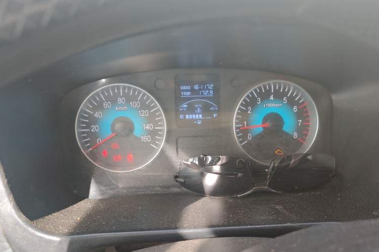 Used Jinbei Gold Hiace M Classic 2022 1.6L Engineering Lion Van 2 Seats Odometer Close Up