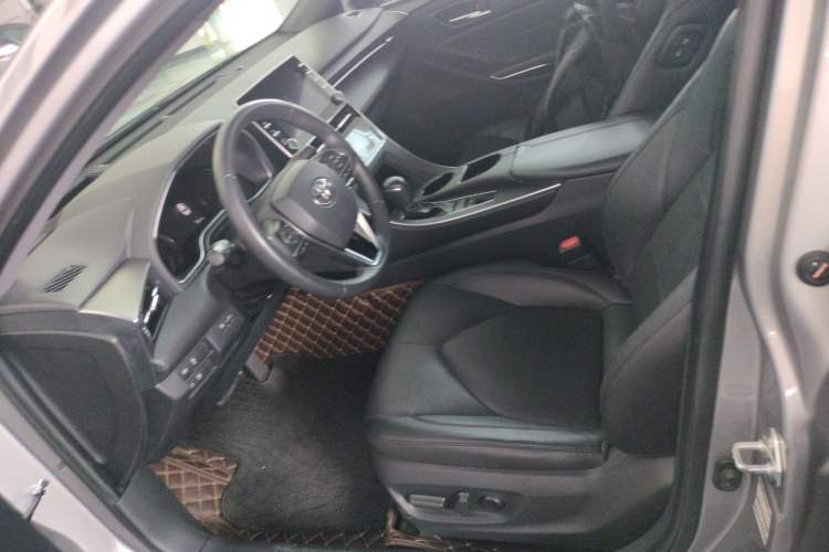 Used Toyota Avalon 2019 Dual-Engine 2.5L Luxury Edition China VI Standard
