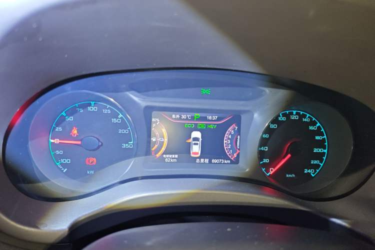 Used BYD Song New Energy 2017 Song DM 1.5TID All-Wheel Drive Luxury Model Instrument Cluster