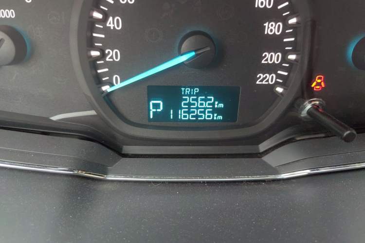 Used Ford Escort 2015 1.5L Automatic Fashion Model Odometer Close Up