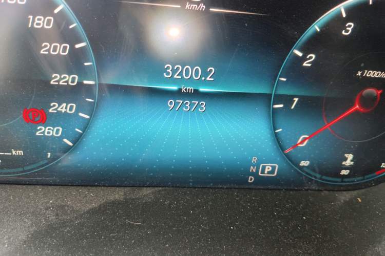 Used Mercedes-Benz C-Class 2020 Restyled C 200 L Fashion Edition Sport Version Odometer Close Up