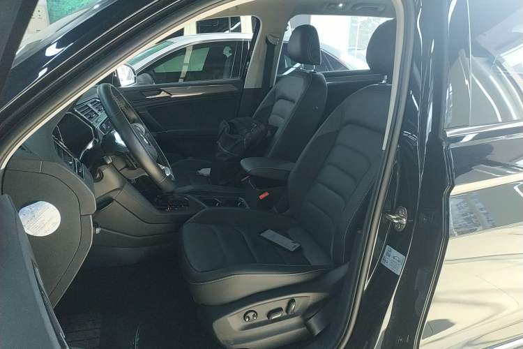 Used Volkswagen Tiguan L 2021 330TSI Automatic Two-Wheel Drive R-Line Enhanced Edition
