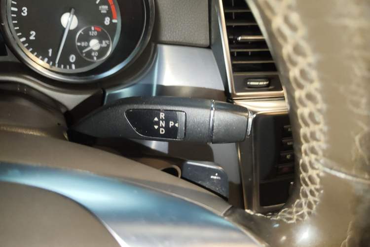 Used Mercedes-Benz M-Class 2014 ML 320 4MATIC Gear Lever