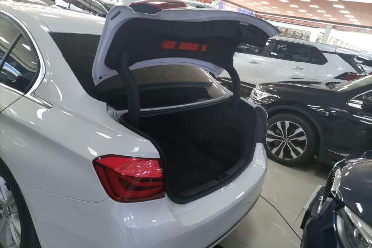 Used BMW 3 Series 2017 320Li Fashion Model
