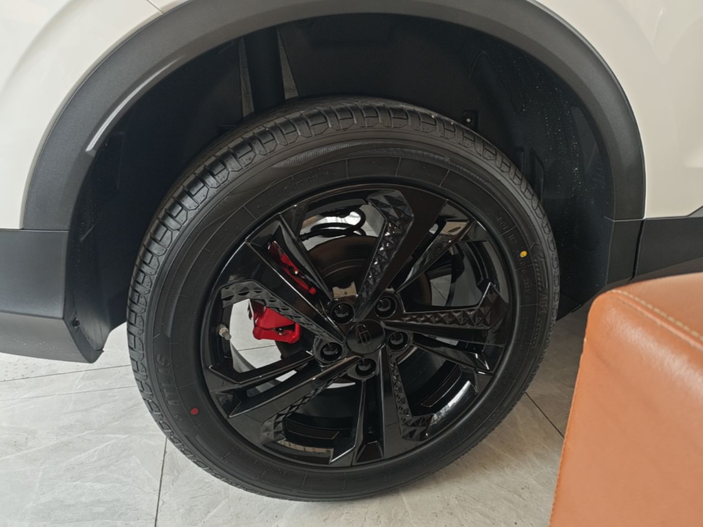 Geely Auto Coolray 2025 Bin Yue L 1.5T DCT Starlight Edition — снимка 11