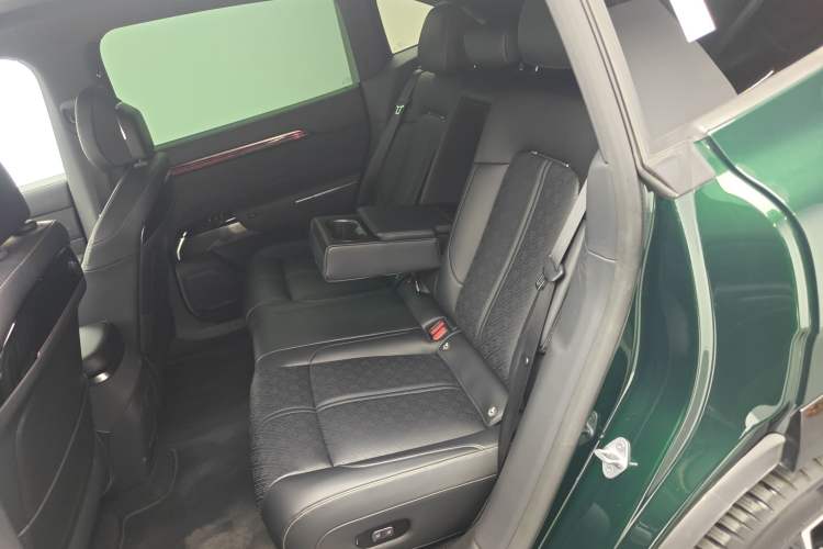 Used Zeekr 7X 2025 100 kWh Long-Range Rear-Wheel Drive with Intelligent Driving Features