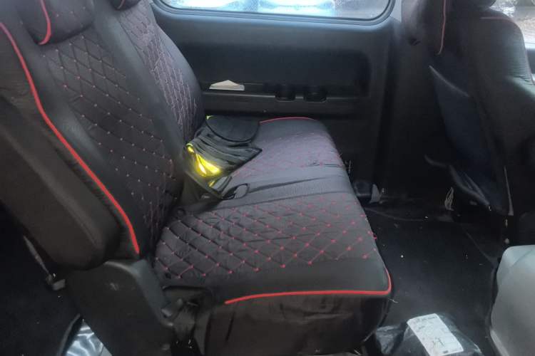 Used JAC Refine M4 2019 Business & Travel Series 2.0L Manual Speed Edition China VI Standard Left Rear Seat