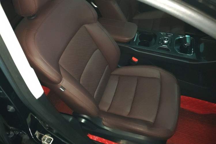 Used Geely Auto Haoyue 2022 1.8TD DCT Luxury 7-Seater Right Front Seat