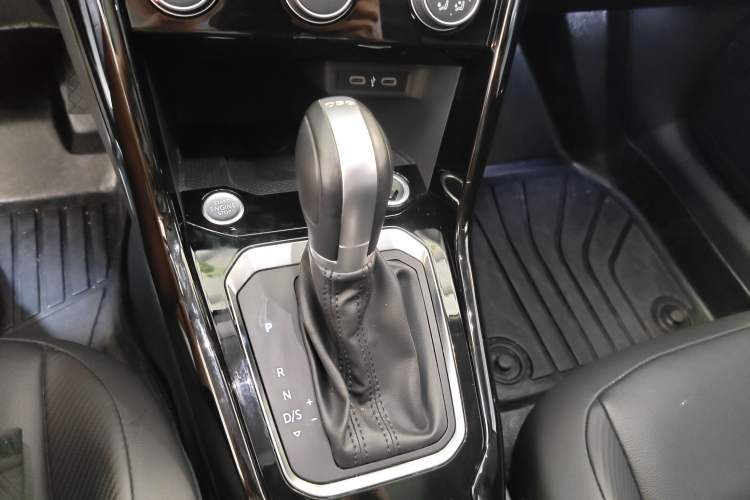 Used Volkswagen T-ROC 2022 280TSI DSG Two-Wheel Drive Elite PLUS Gear Lever