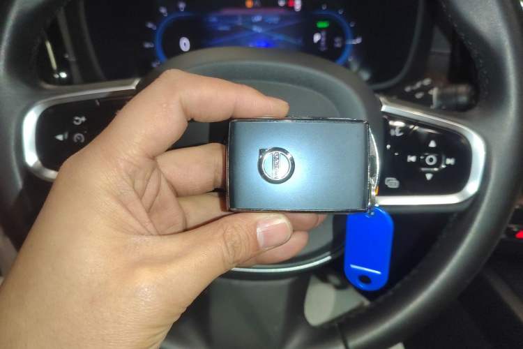 Used Volvo XC60 New Energy 2024 T8 Plug-in Hybrid Long-Range All-Wheel Drive Smart Luxury Edition