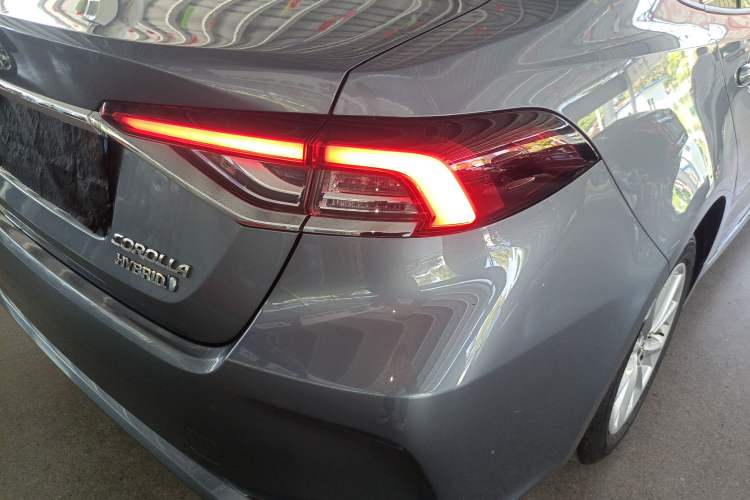 Used Toyota Corolla 2021 Dual-Motor 1.8L E-CVT Elite Edition Exterior 3