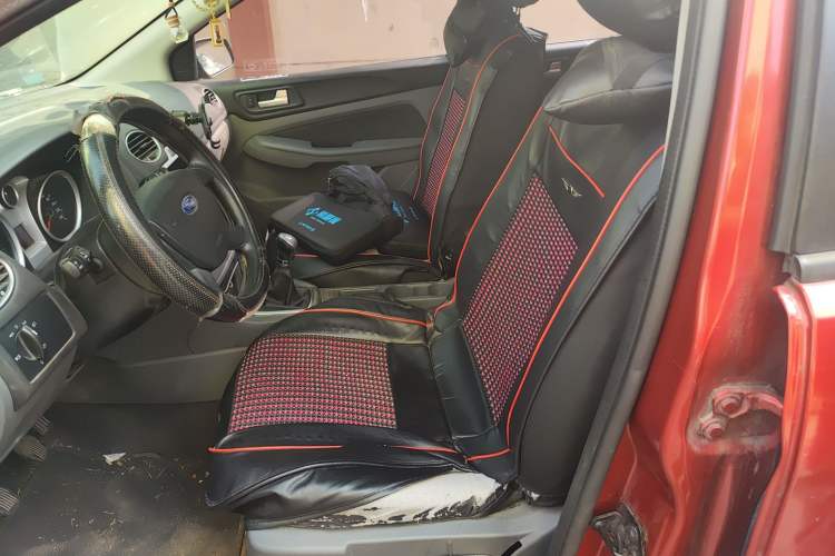 Used Ford Focus 2013 Hatchback Classic 1.8L Manual Base Model