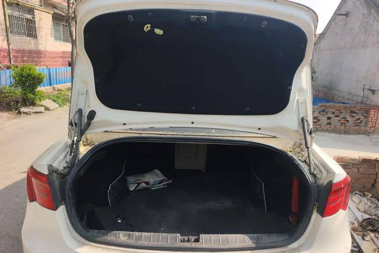 Used BAIC Senova D70 2013 2.0T Comfort Edition Trunk