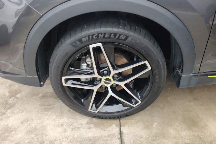 Used Roewe RX5 2021 PLUS 330TGI Automatic National Trend Intelligent Deluxe Edition Left Front Wheel Hub