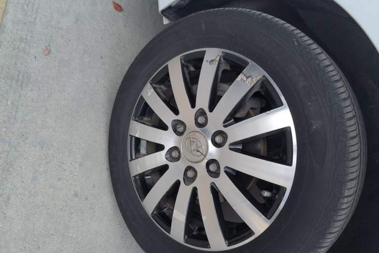 Used SAIC MAXUS G10 2014 2.0T Automatic Executive Edition