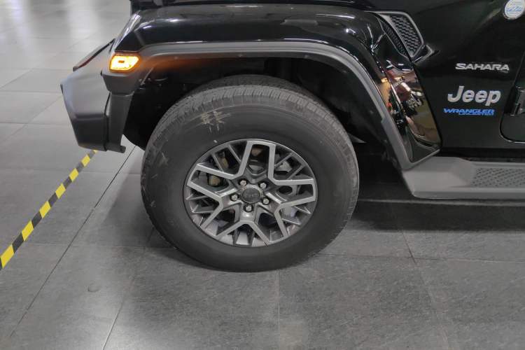 Used Jeep Wrangler New Energy 2021 Four-Door 2.0T 4xe Sahara Left Front Wheel Hub