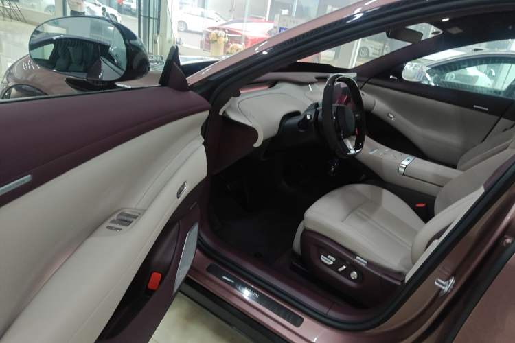 Used Xiaomi Auto YU7 2025 Ultra-Long Range High-Performance All-Wheel-Drive Max Edition