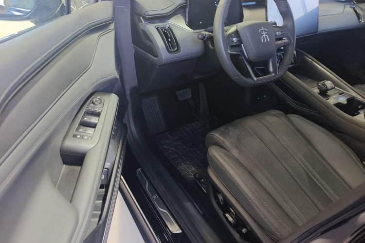 Used BYD Song L EV 2025 Intelligent Driving Version 662 km LiDAR Excellence Edition Driver Seat