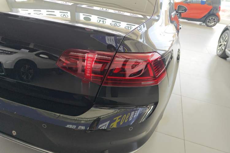 Used Volkswagen Magotan 2023 2 Million Units Limited Edition 330TSI DSG Leading Version