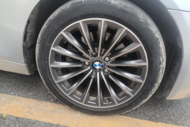 Used BMW 5 Series 2012 523Li Luxury Model
