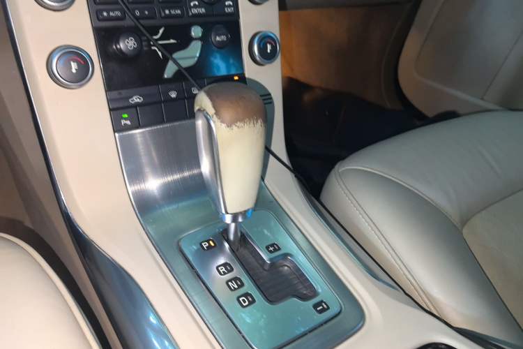 Used Volvo S80L 2011 2.0T ZhiShang Version