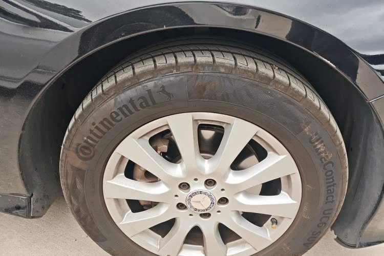 Used Mercedes-Benz R-Class  Right Front Wheel Hub