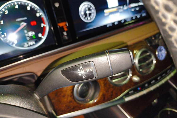 Used Mercedes-Benz S-Class 2017 S 320 L Business Model Gear Lever