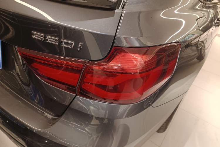 Used BMW 3 Series GT 2020 320i M Sport Package Exterior 3