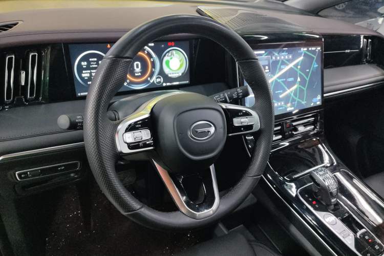 Used GAC Trumpchi M8 2024 Master Series 400T Prestige Edition Steering Wheel